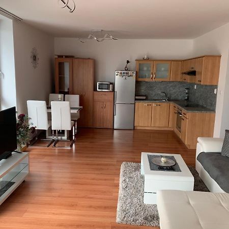 Vienna Gate Apartment Bratislava Esterno foto