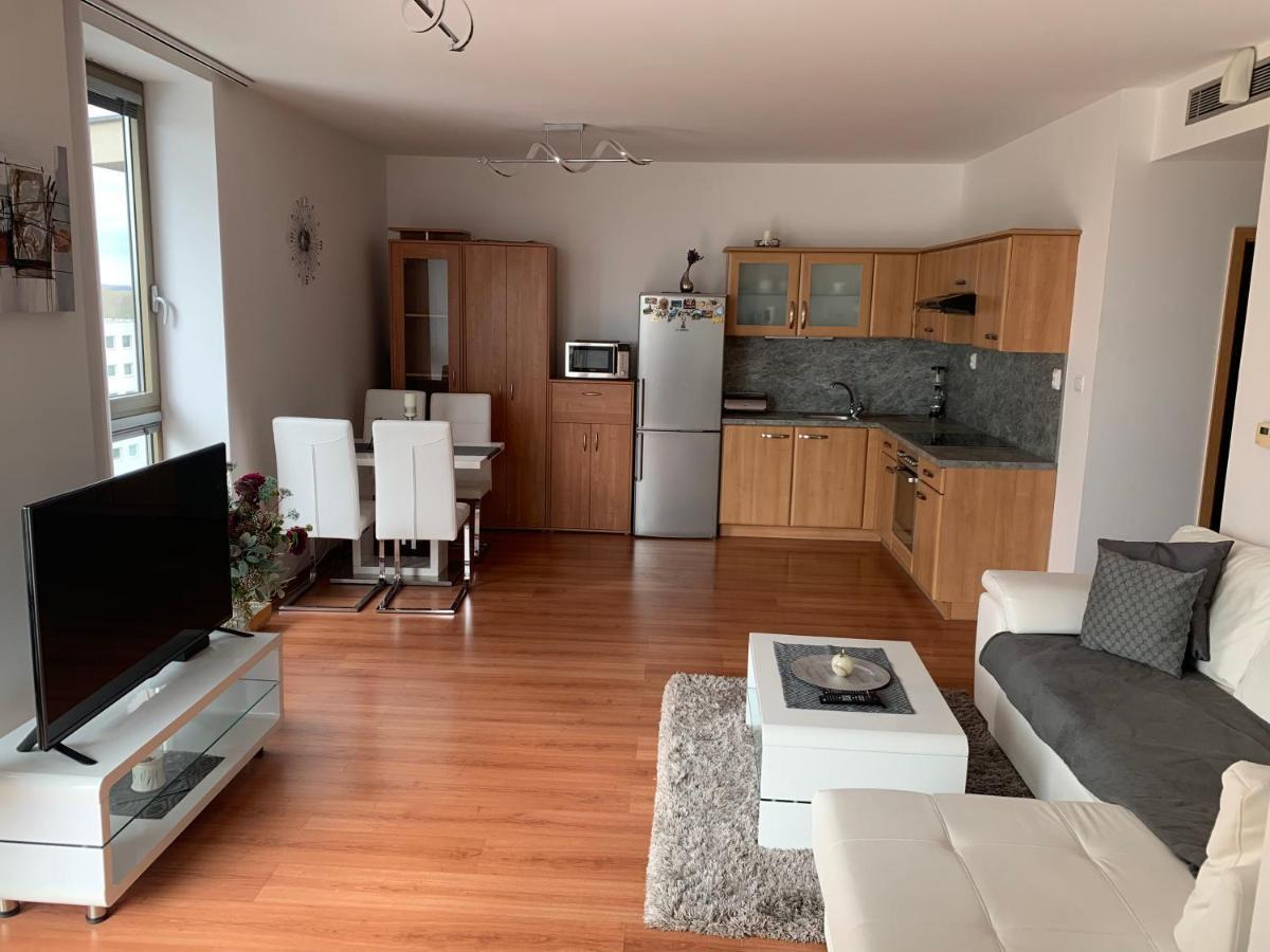 Vienna Gate Apartment Bratislava Esterno foto